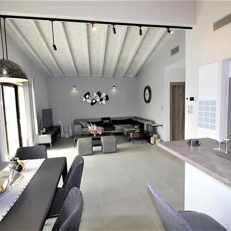 The Victoria-city * Lefkáda