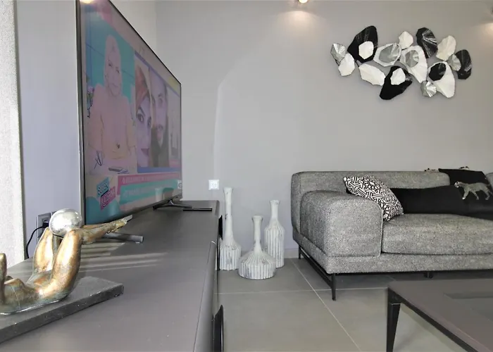 The Victoria-city * Lefkáda